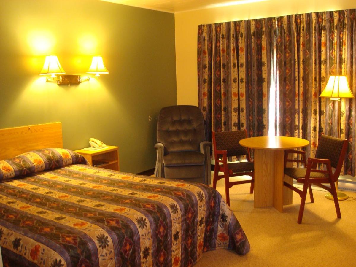 Le Campagnard Hotel Matane Exterior photo