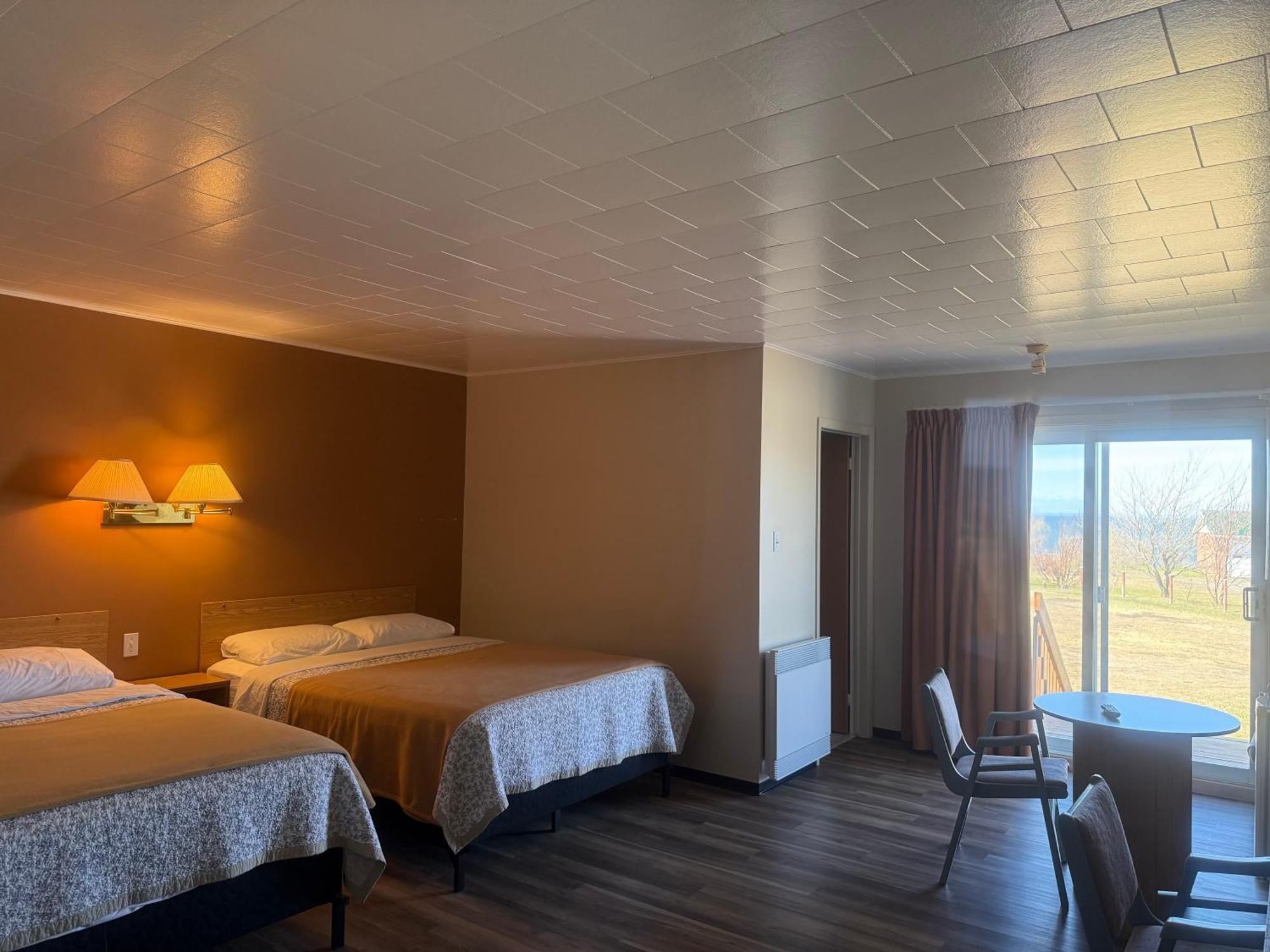 Le Campagnard Hotel Matane Exterior photo